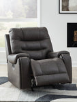 Femley Recliner